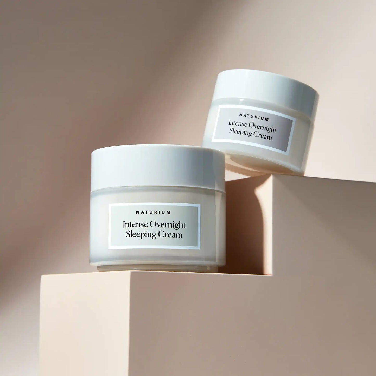 intense-overnight-sleeping-cream-jumbo-y2 11_18_2021_Naturium0552-crop.webp
