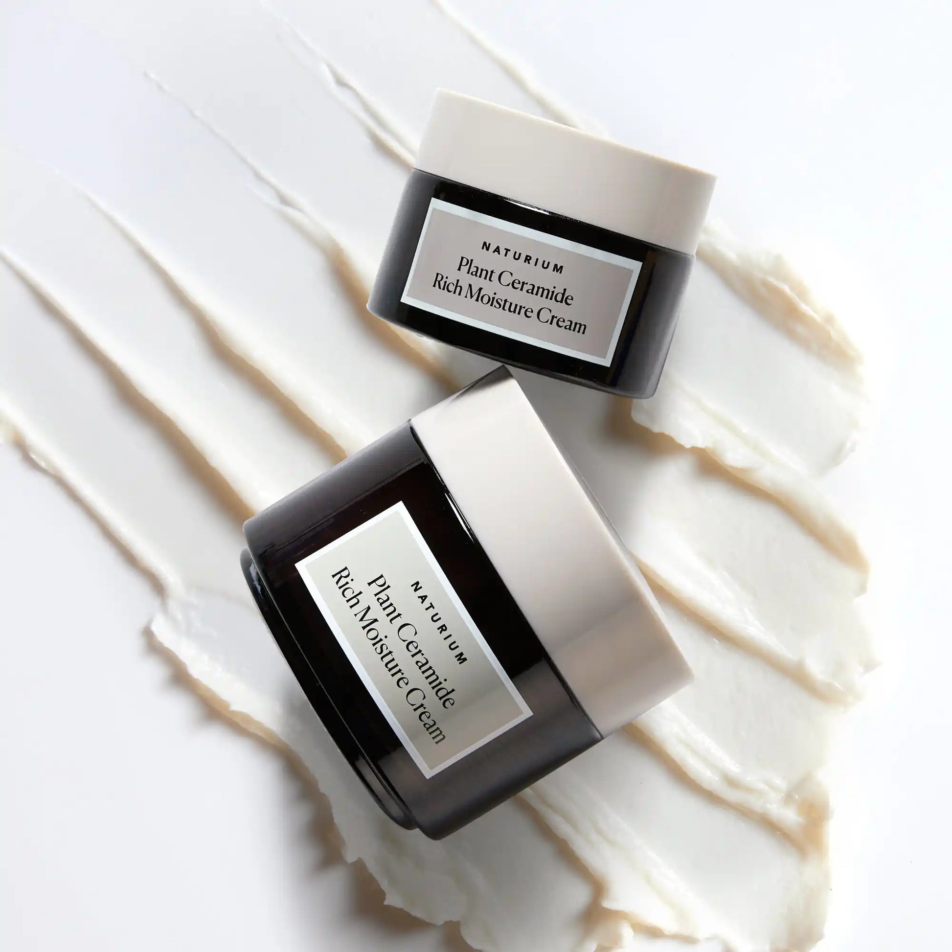 plant-ceramide-rich-moisture-cream-jumbo-q2 11_18_2021_Naturium0575-crop.webp