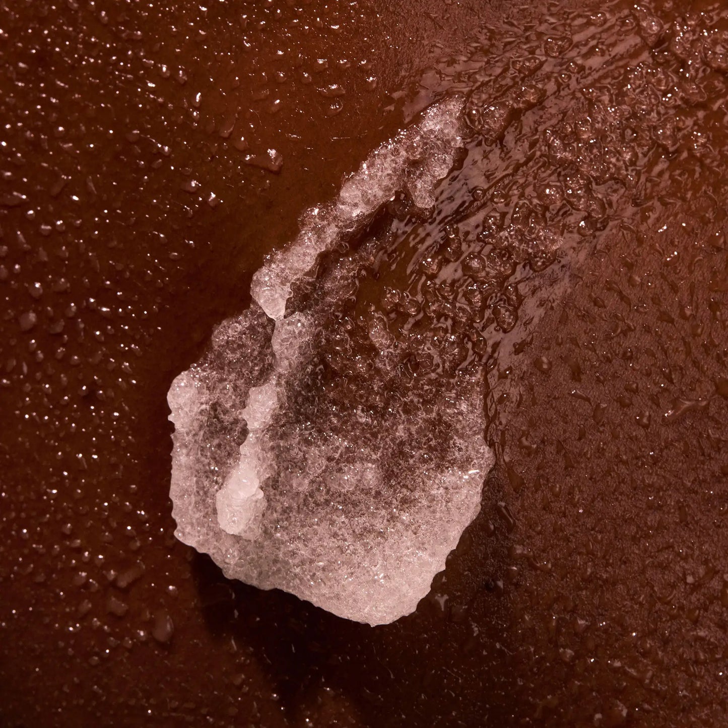 the-glow-getter-multi-oil-body-scrub-q1 NATR-40028-Alt-Image-TheGlowGetterMulti-OilBodyScrub-08.webp