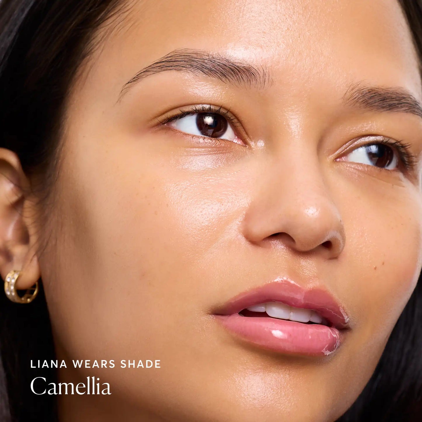phyto-glow-lip-balm-camellia-h5 NATR-60075-Alt-Images-Phyto-Glow-Lip-Balm-Camellia-04.webp
